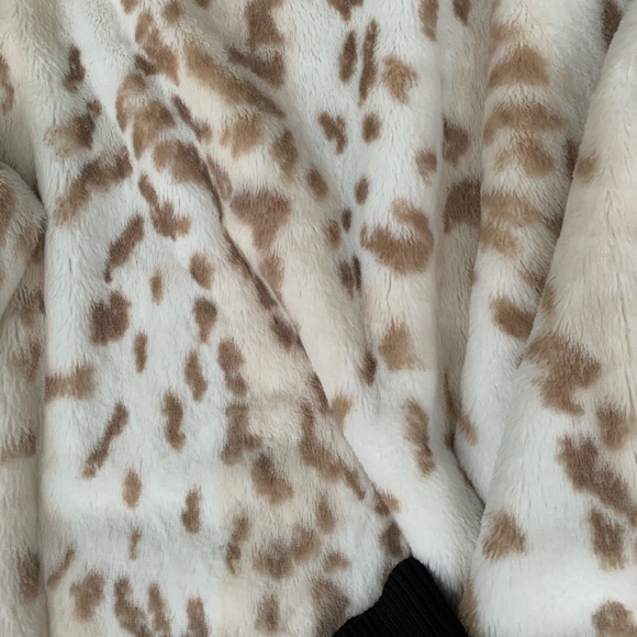 Spirithood Sweater ♥️ - Picture 5 of 10